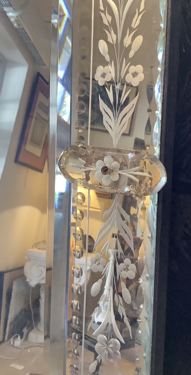 Large Venetian Mirror With An Openwork Pediment, Engraved Glass, And Floral Decoration; First Half Of The 20th Century -photo-8