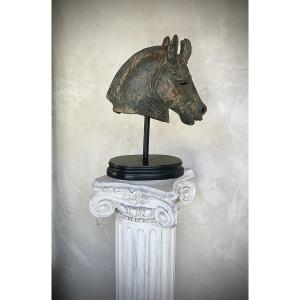 Sculpture de tête de cheval en bronze patiné 