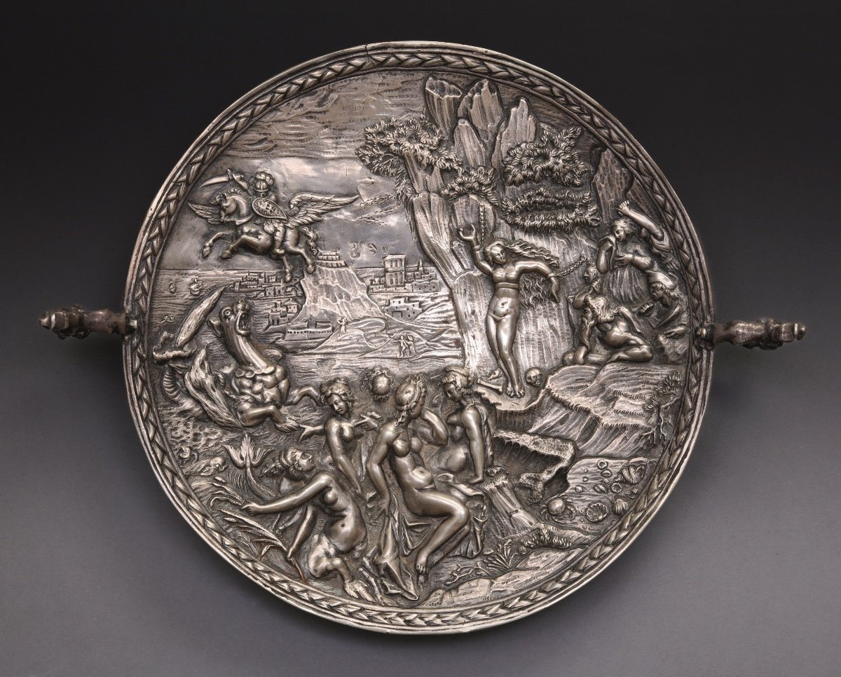 Relief Circulaire Figurant Persée Délivrant Andromède