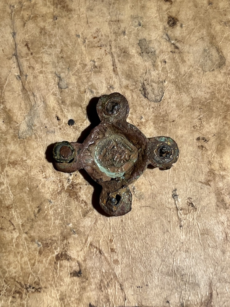 A Frisian Champlevé Fibula, 8th-9th Century -photo-2