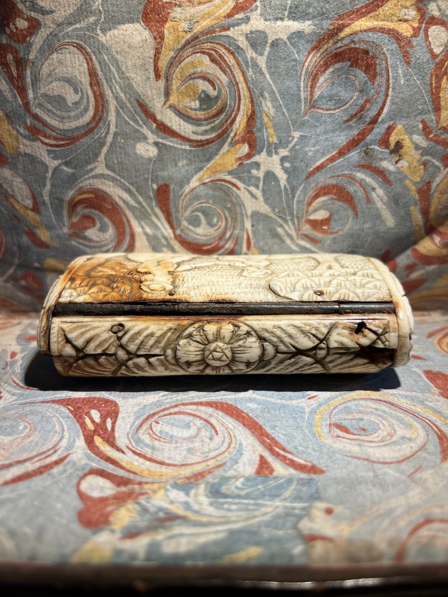 Carved Bone Tobacco Box - Romantic Scene - France - 19th Century-photo-3