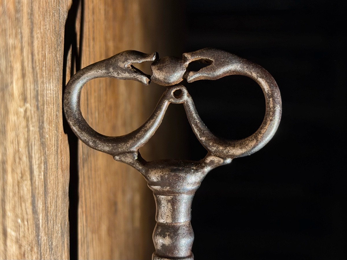 Clef en fer forgé aux serpents - XVIIIe siècle 18e-photo-4