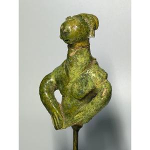 Jeune femme - terre vernissée - Saintonge - XVIIe siècle 17e