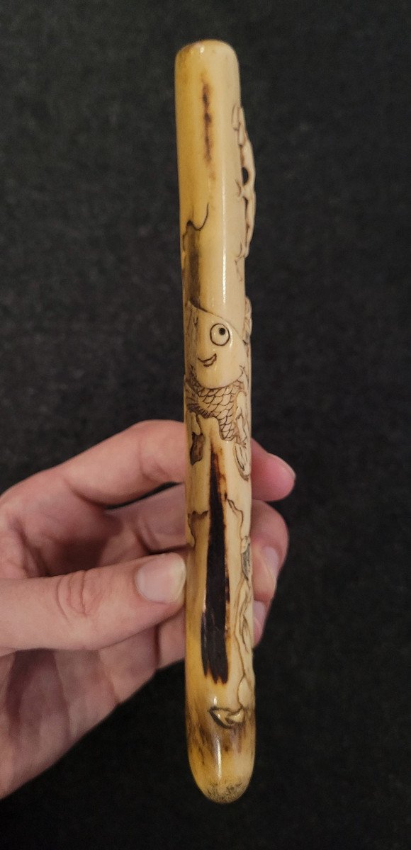 Kiseru Zutsu - Kinko Sennin With Carp - Deer Antler - 19th Century -photo-3