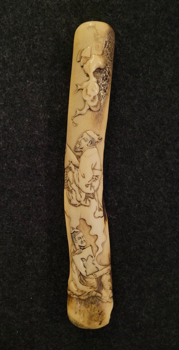 Kiseru Zutsu - Kinko Sennin With Carp - Deer Antler - 19th Century 