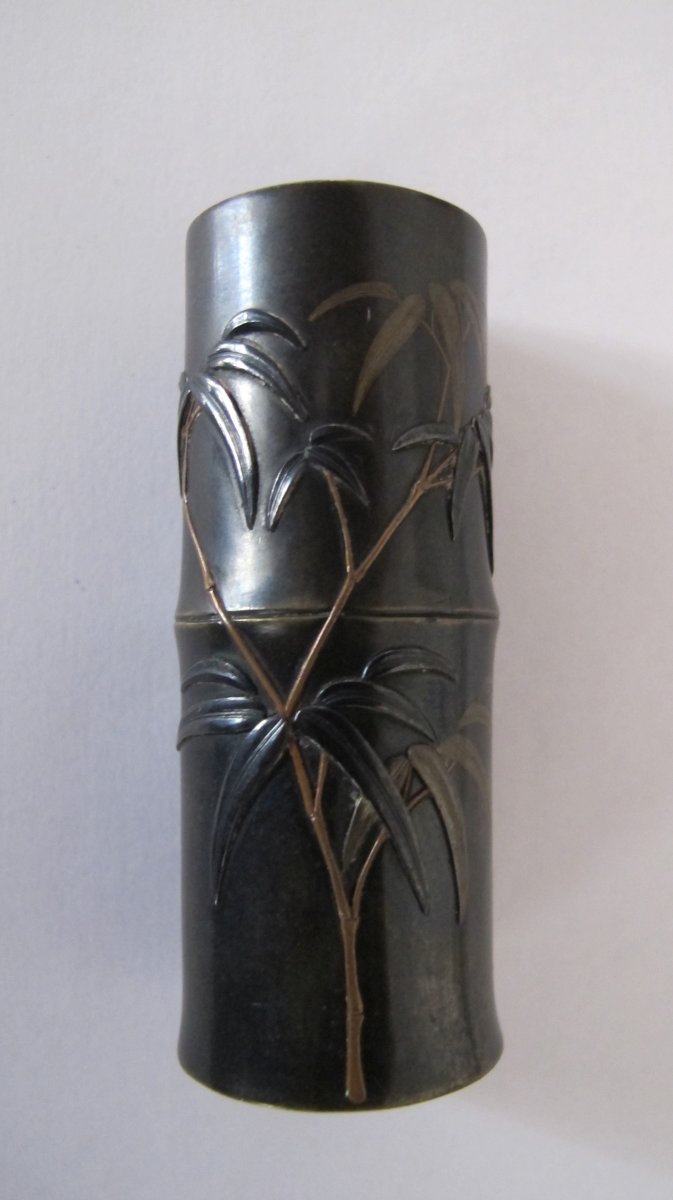 Petit vase en bronze en forme de bambou