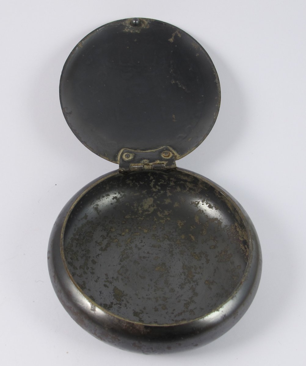 Steel Snuff Box Inlaid With Gold And Silver Thread-photo-1
