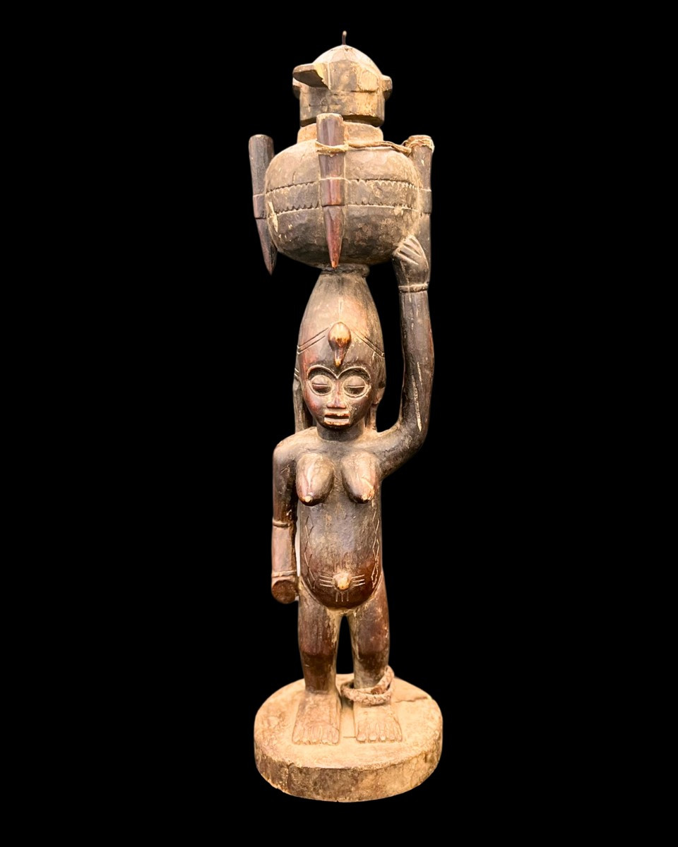 Figure féminine portant une jarre – Peuple Luba, R.D.Congo