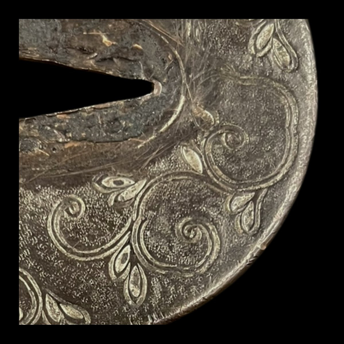 Iron Tsuba With Karakusa Decoration, Edo Period, 17th Century-photo-2