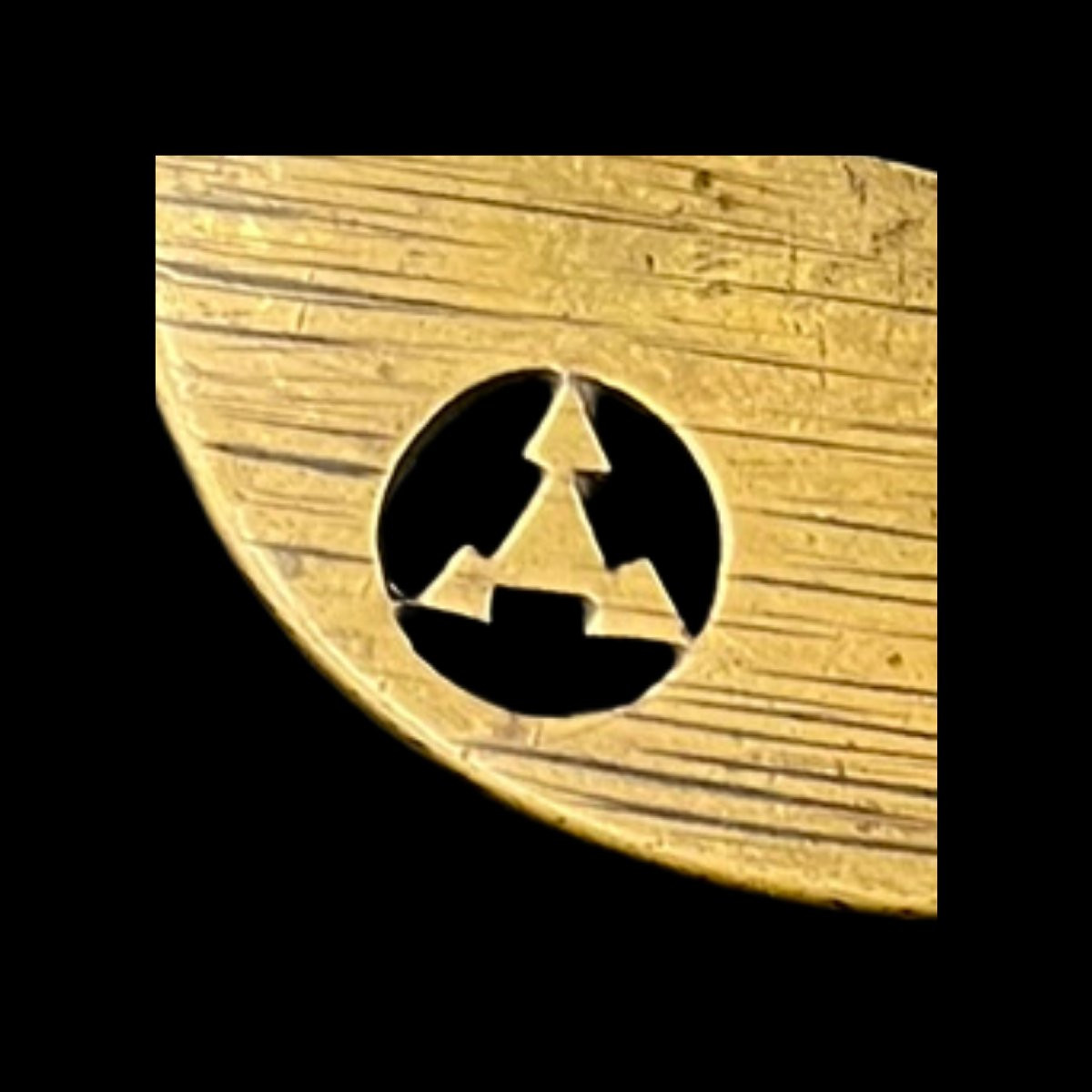 Tsuba japon en shakudō à décor de pluie stylisée et motifs ajourés – Époque Edo (1603–1868)-photo-3