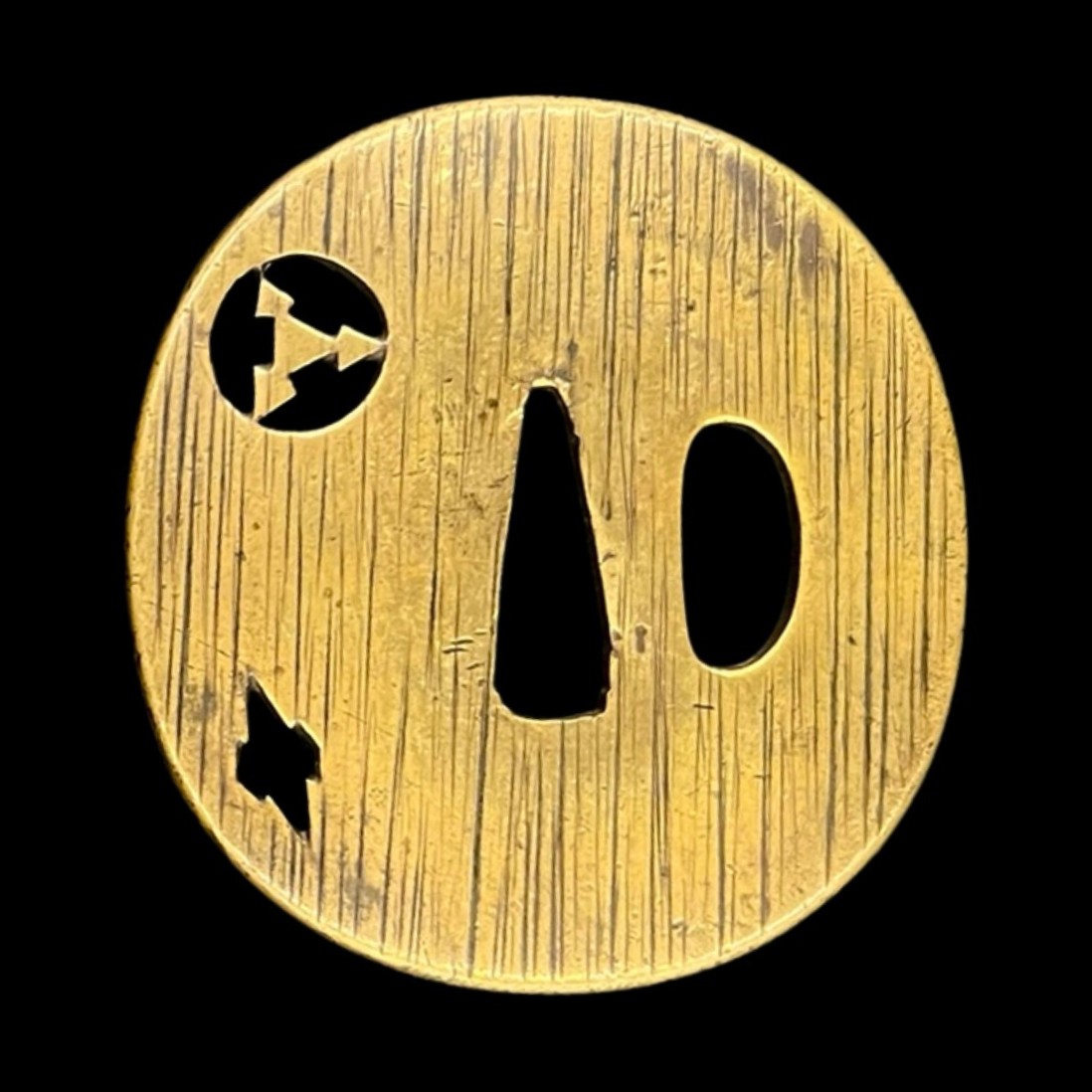 Tsuba japon en shakudō à décor de pluie stylisée et motifs ajourés – Époque Edo (1603–1868)