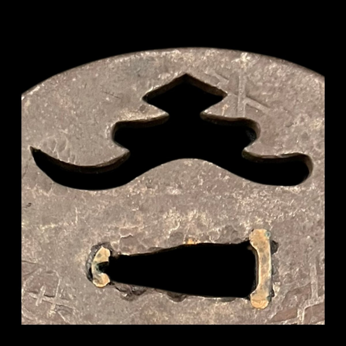 Tsuba en métal ajouré – Ecole Owari - Japon – Début époque Edo (XVIIe siècle)-photo-2
