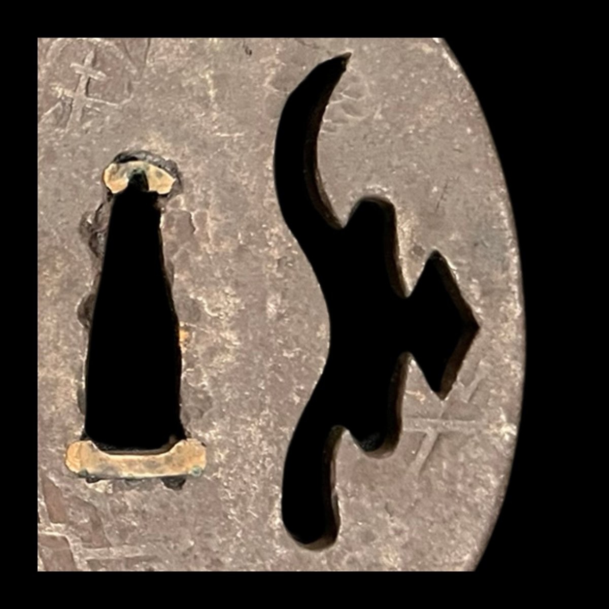 Tsuba en métal ajouré – Ecole Owari - Japon – Début époque Edo (XVIIe siècle)-photo-2