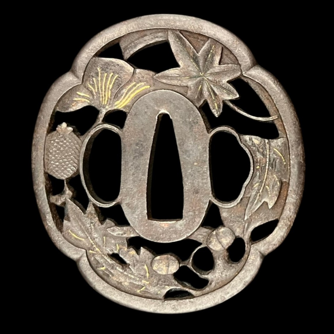 Tsuba en fer ajouré Japon décor végétal, époque EDO (XVIIe – début XIXe siècle)
