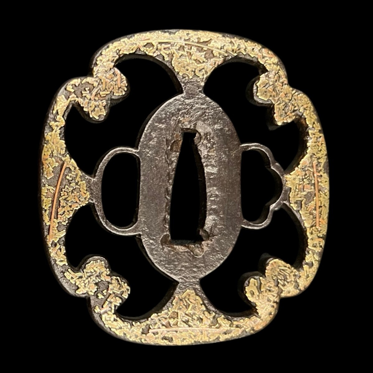 Tsuba en fer à décor Zôgan – Epoque Edo (XVIIe–XIXe siècle)
