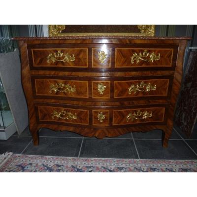 Commode Galbée  Louis XV époque XVIIIe