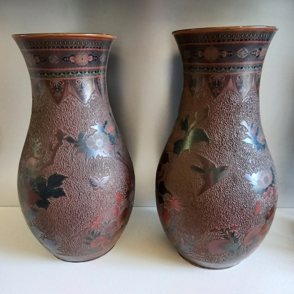 PAIRE DE GRANDS VASES PORCELAINE JIKKI SHIPPO - JAPON -photo-3