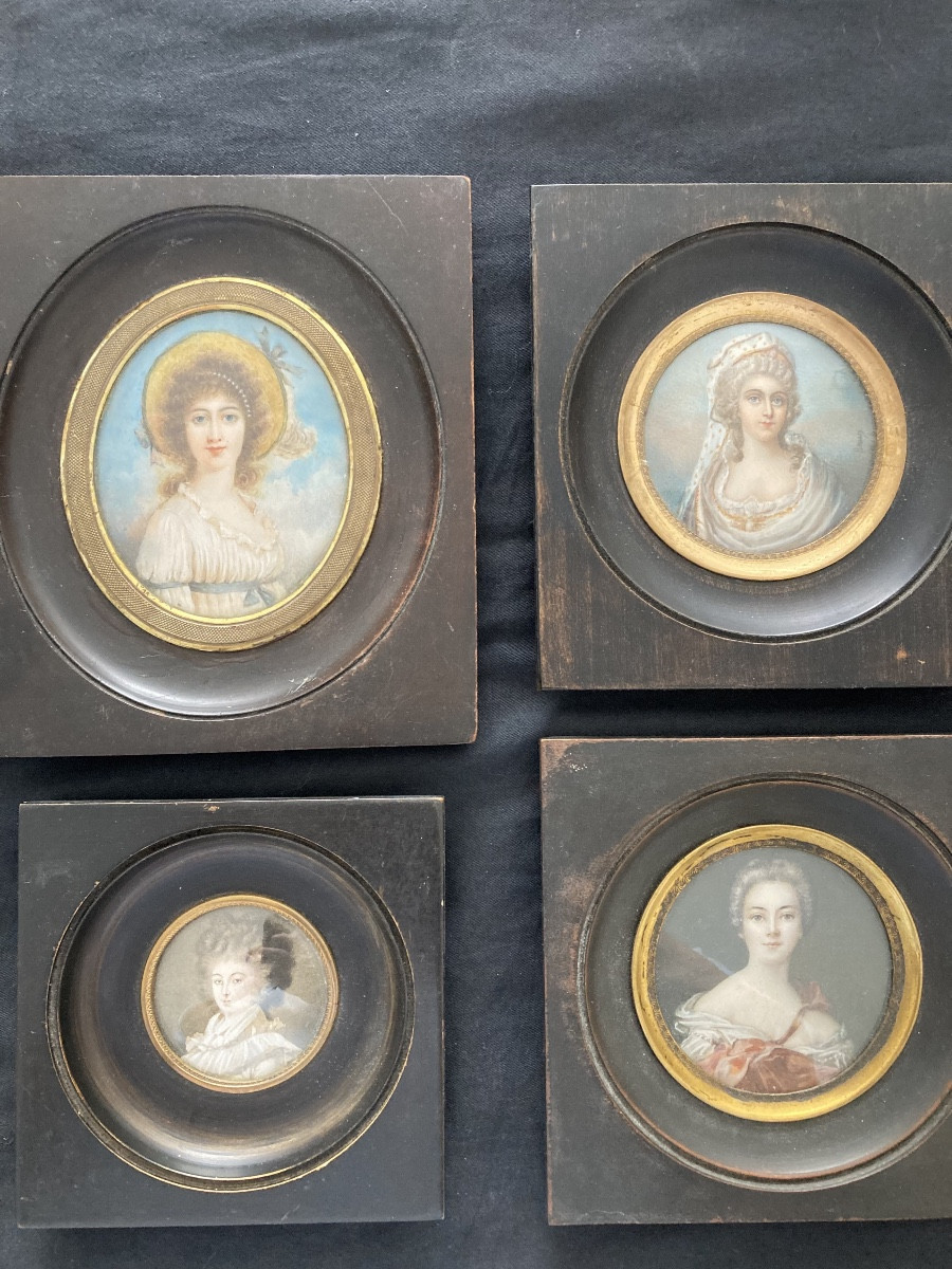 4 Miniatures Début XIXéme Siècle.