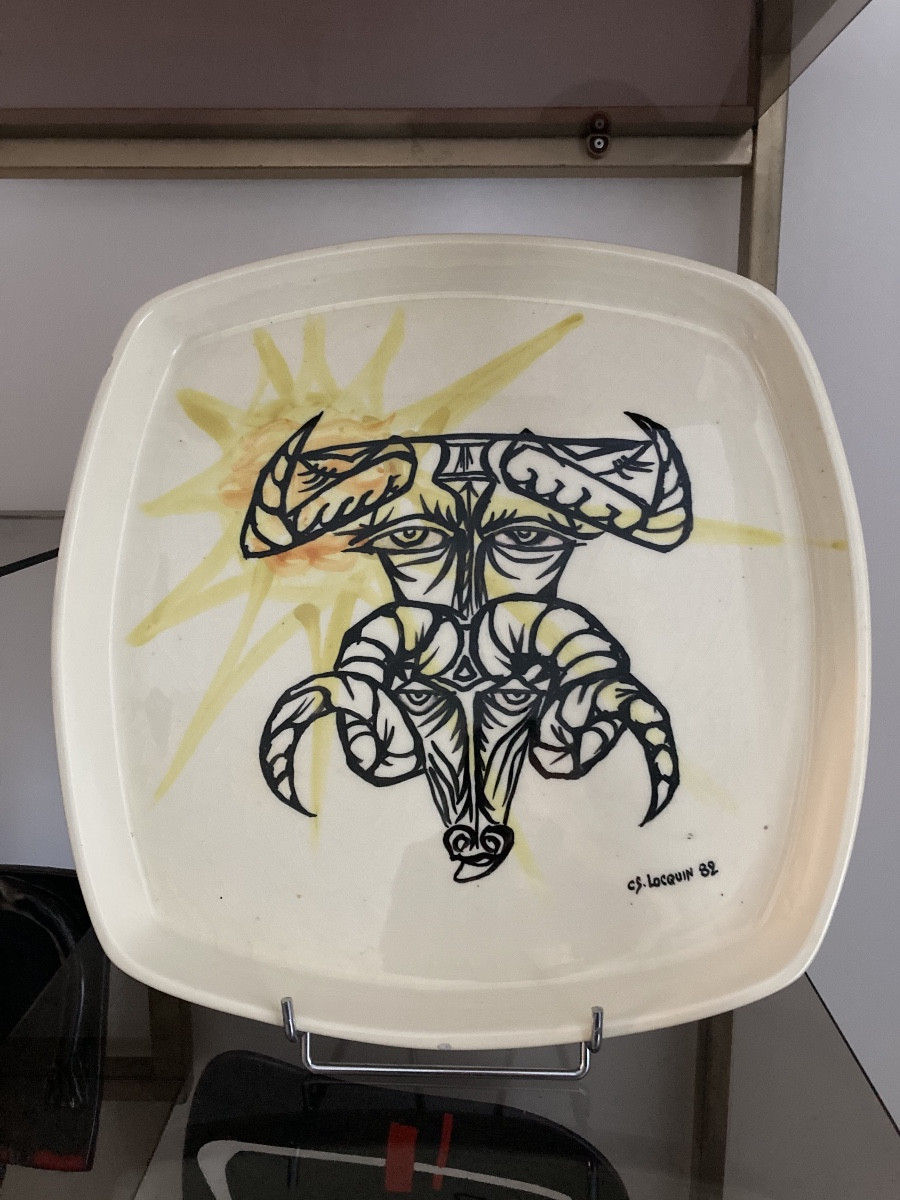 Plat tête de bélier et taureau en céramique 