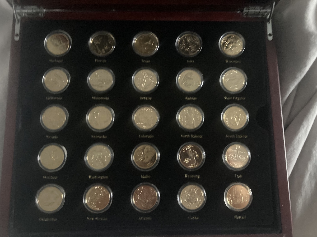 Coffret contenant 50 monnaies américaines plaquées or 24 carats -photo-1