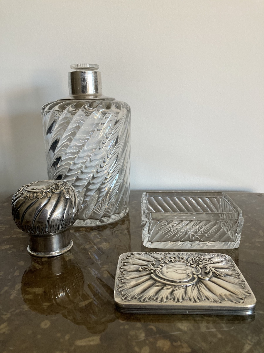 Baccarat Bottle And Box Mounted In Silver-photo-2