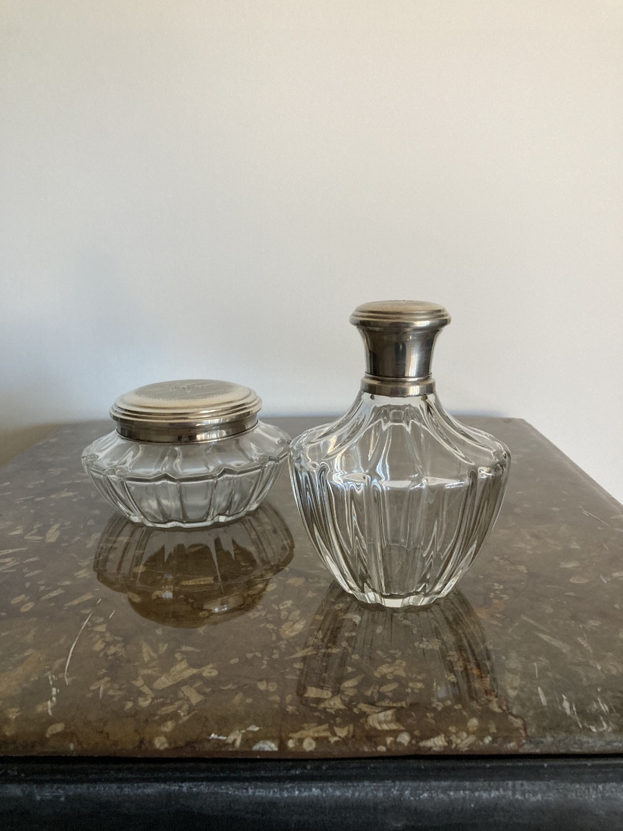 Silver-mounted Box And Bottle.-photo-2