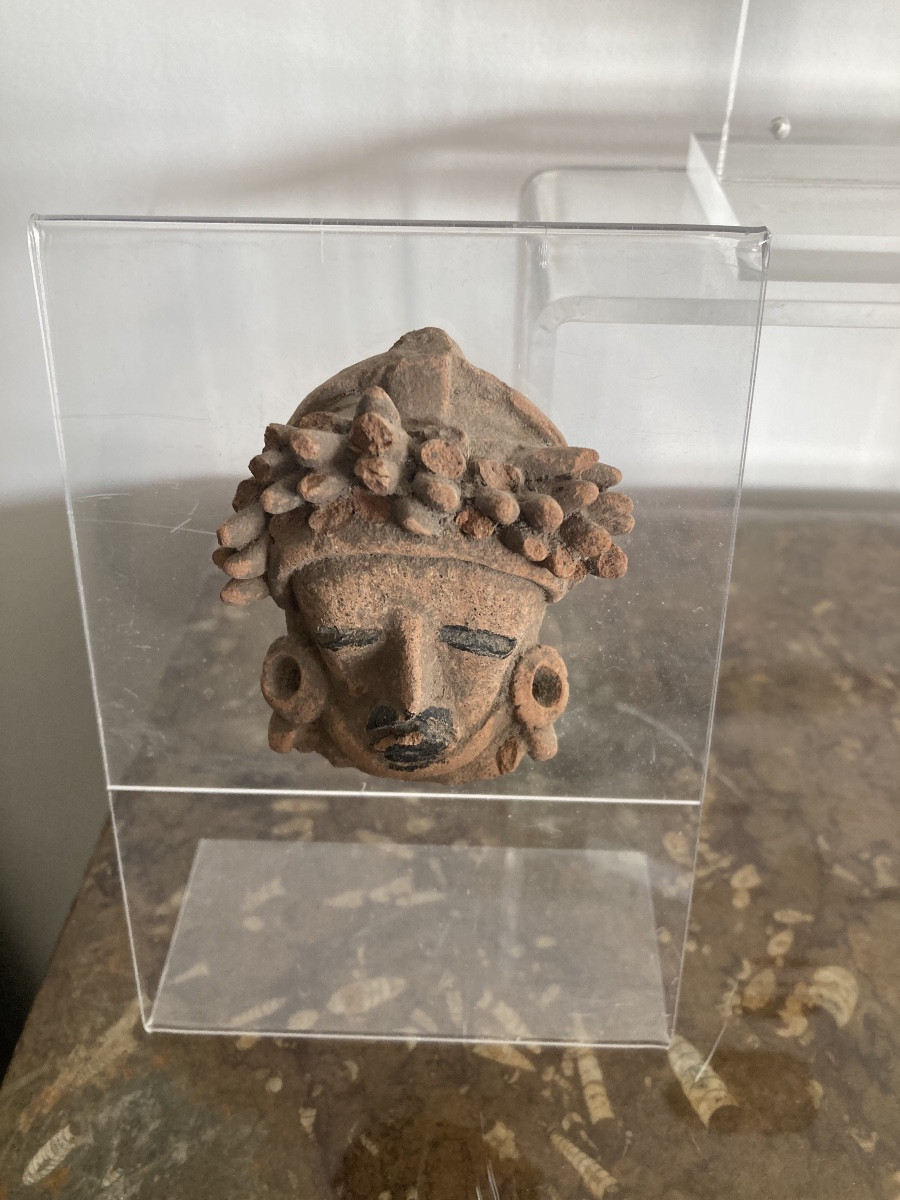 Collection Of South American And Roman Artifacts.-photo-1