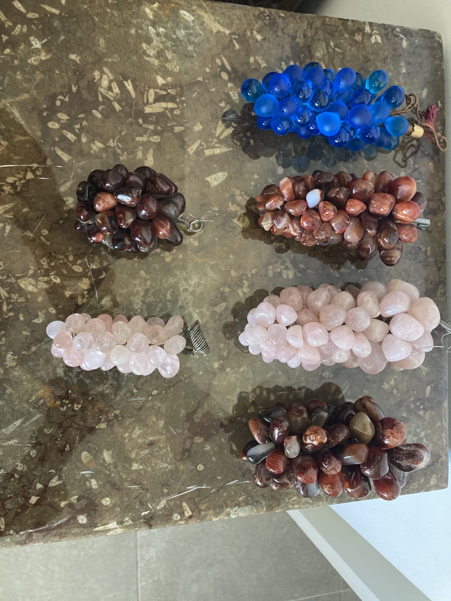 Ensemble de grappes de raisins en pierre dure et verre-photo-1