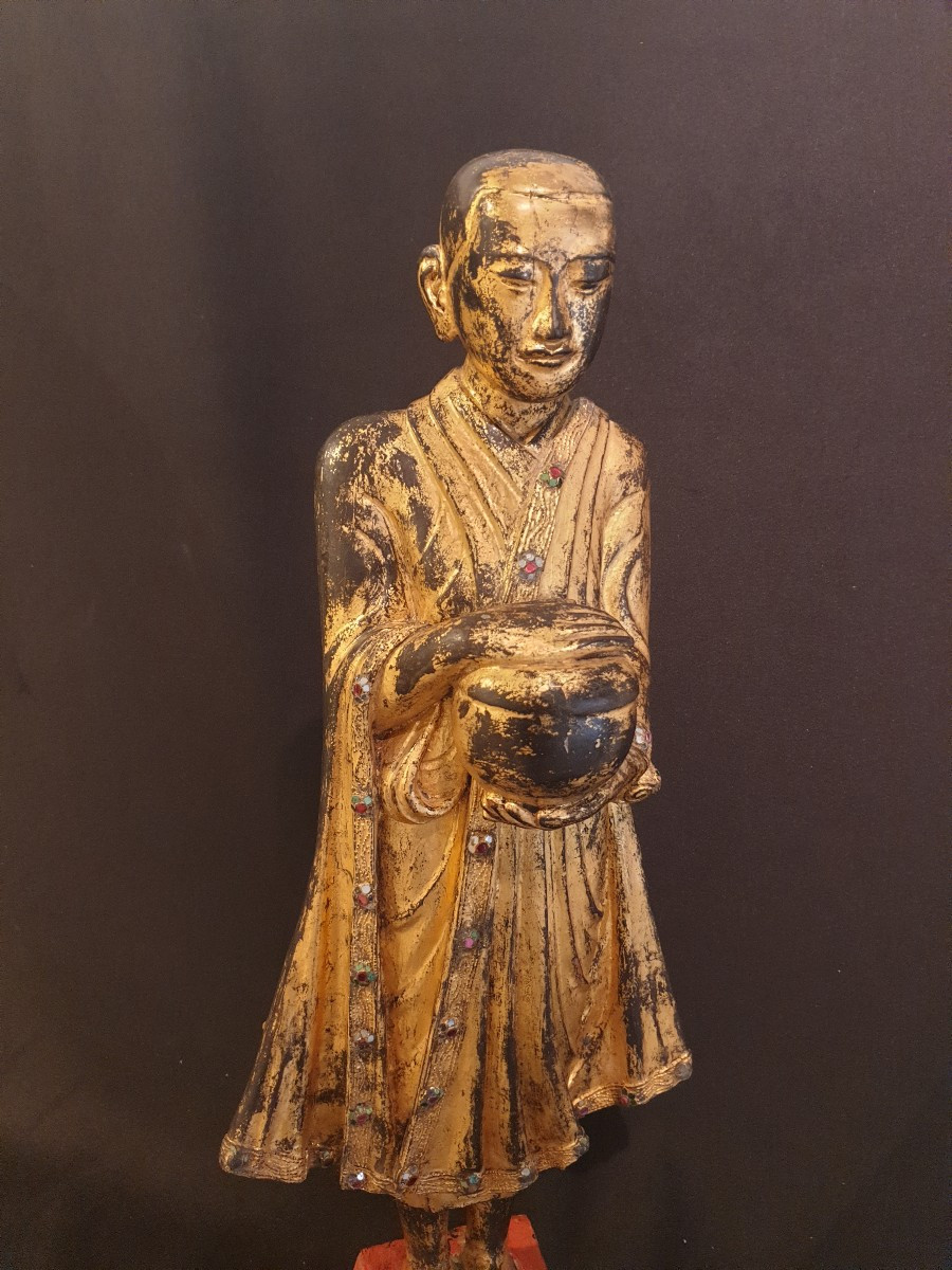 Thaïlande - Porteur d'offrance en bois laqué et doré - 78 cm-photo-3