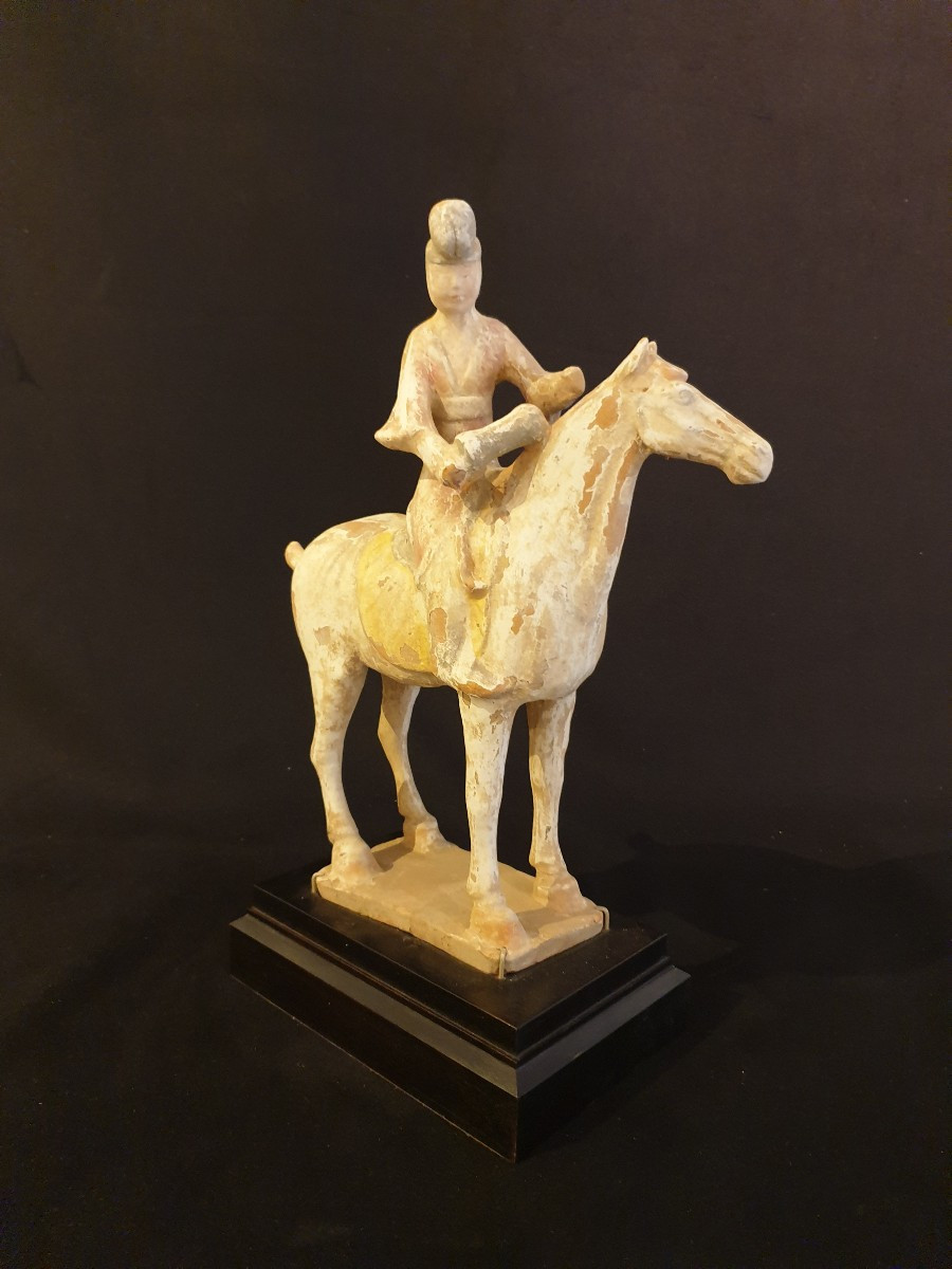 Chine époque Tang (618-907) - musicienne à cheval (tambourin) - H 35 cm - avec test TL