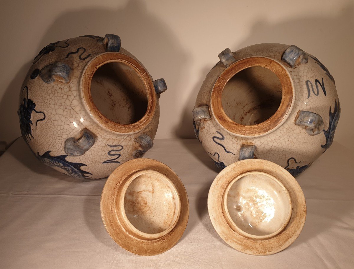 Pair Of Covered Jars In Swatow Porcelain-photo-2