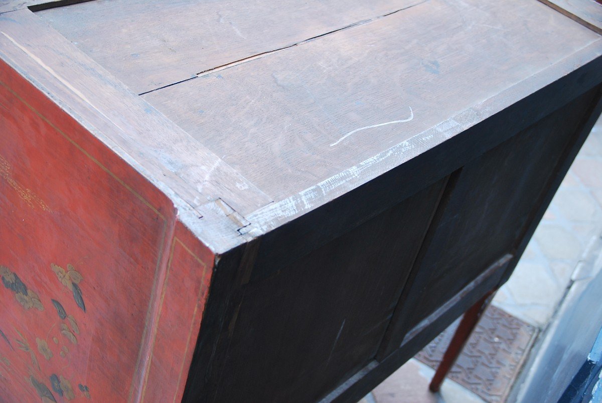 Commode En Vernis Martin à Fond Rouge  De Style Transition  XVIII-photo-2