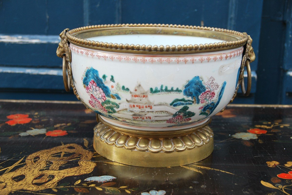 Cache Pot In Chinese Porcelain And Louis XIV Style Bronze Mount-photo-4
