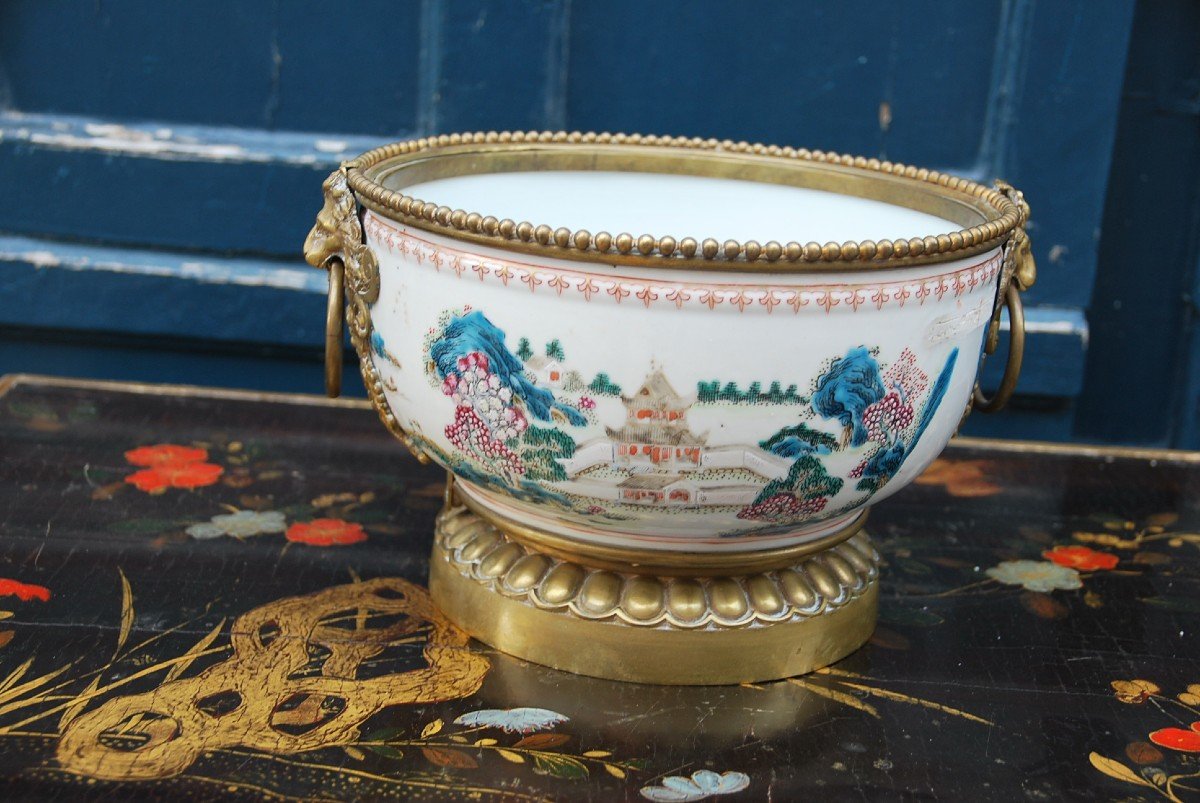 Cache Pot In Chinese Porcelain And Louis XIV Style Bronze Mount-photo-5