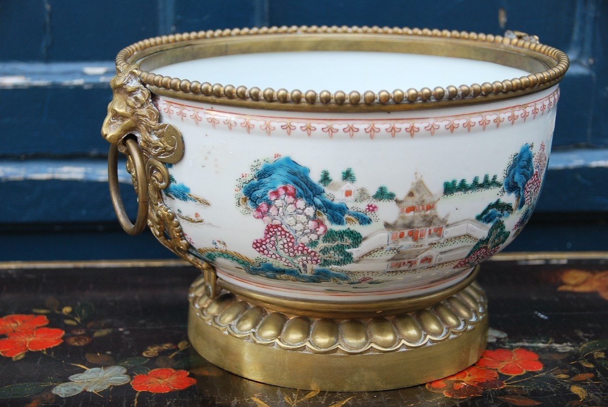 Cache Pot In Chinese Porcelain And Louis XIV Style Bronze Mount