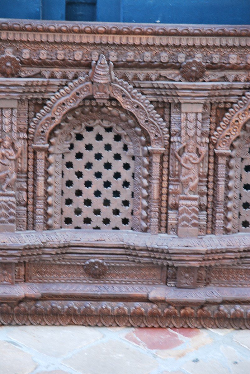 India, Rajastan, Carved Wooden Element-photo-1