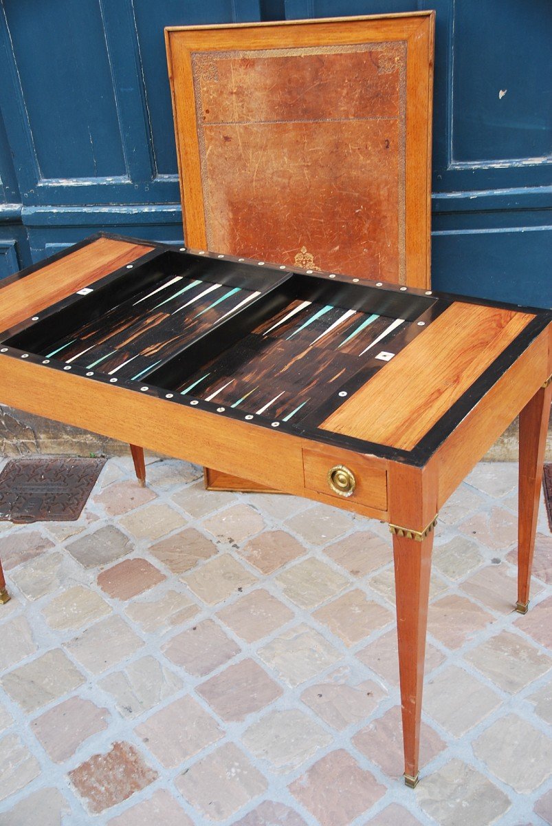 Tric Trac In Blond Mahogany D Louis XVI Period