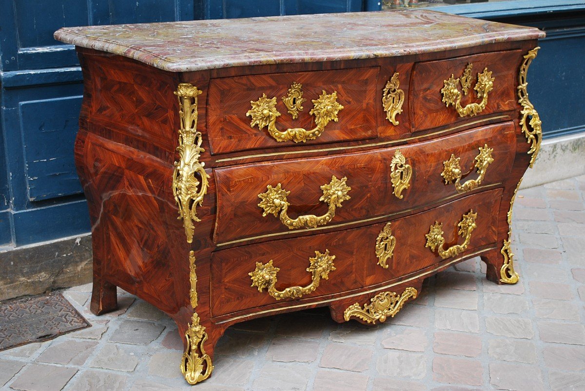 Commode Tombeau D époque Louis XV Début XVIII attribuée à Mondon