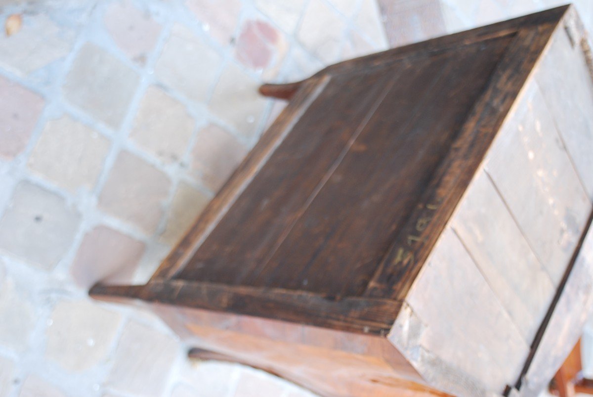Small Sauteuse Commode From Louis XV Period From The 18th Century-photo-8