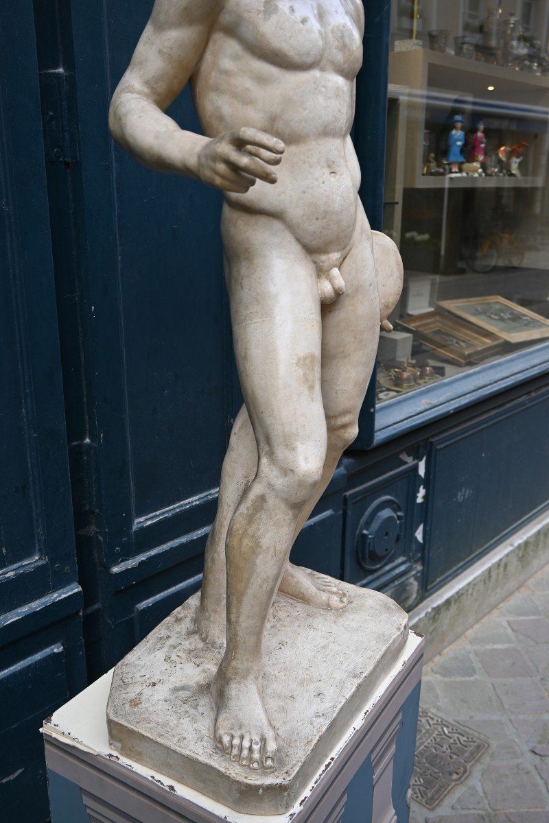 Sculpture En Plâtre Patiné Ephèbe D Après le Discophore de l Antique-photo-2
