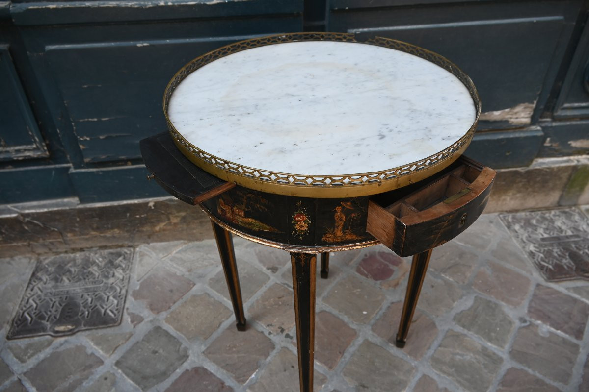 Louis XVI Style Bouillotte Table With Chinese Decor On A Black And Gold Background-photo-3