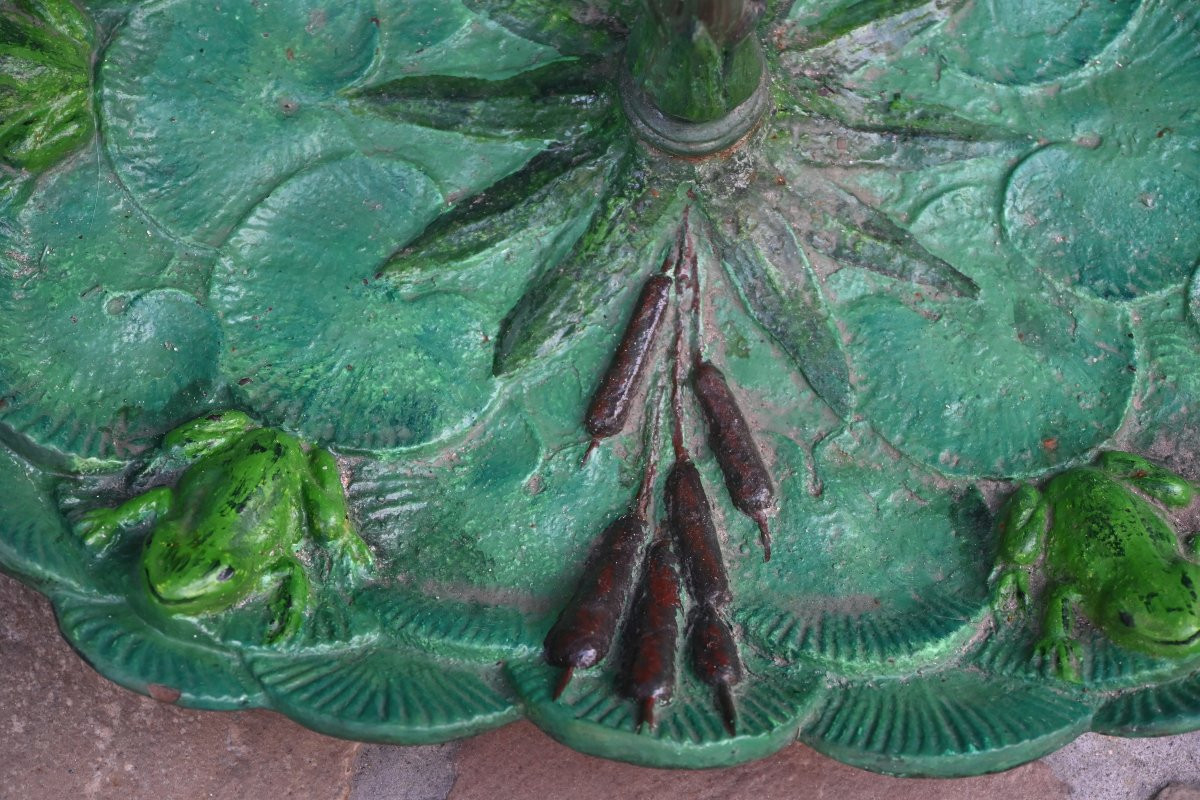 19th Century Cast Iron Umbrella Stand With Frog Motif-photo-2