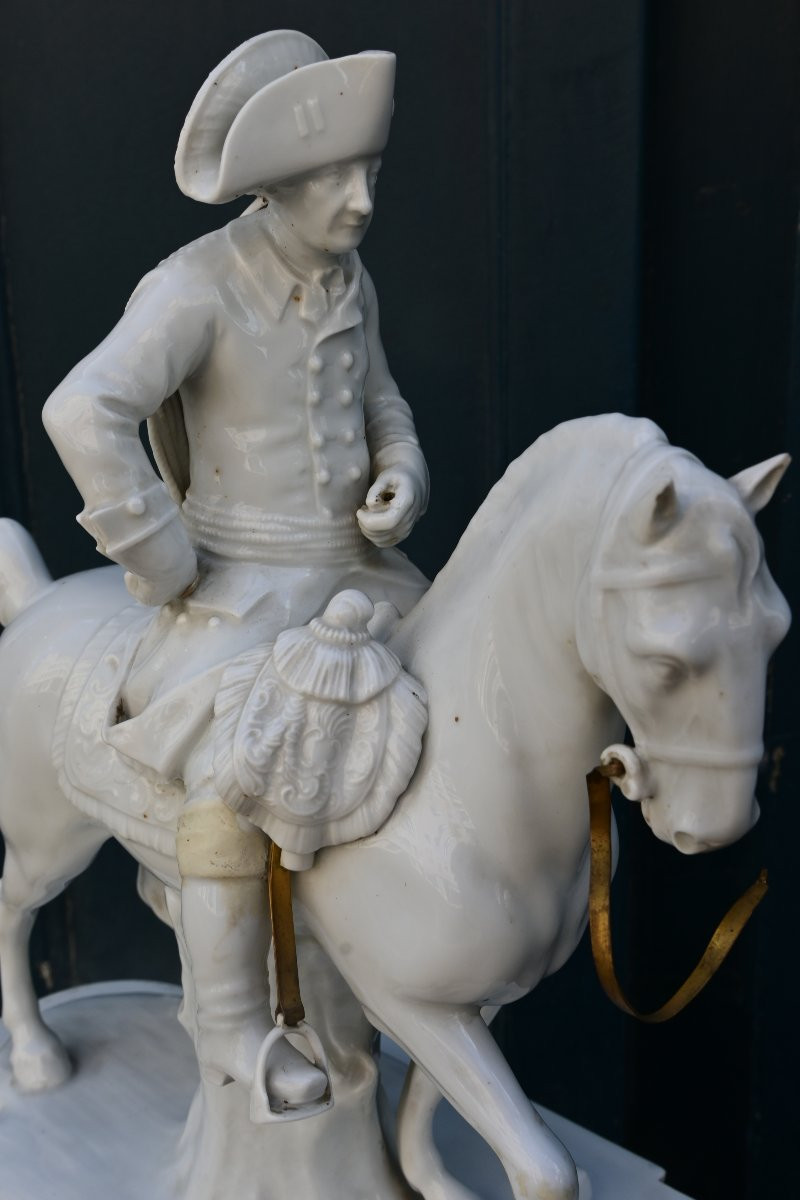 Frederic de Prusse , porcelaine dure de Fûrstenberg  , provenance chateau de Groussay -photo-2