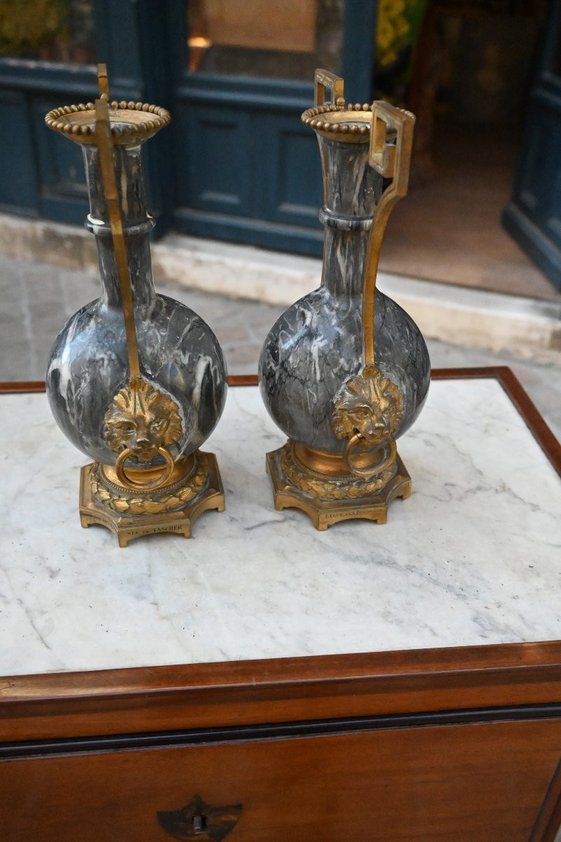 Paire de vases en marbre , d époque Louis XVI fin XVIII duchesse de Beauffremont -photo-5