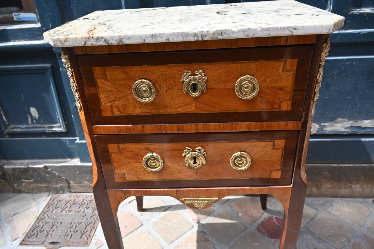 Petite commode d époque Louis XVI estampillée de Bury -photo-1