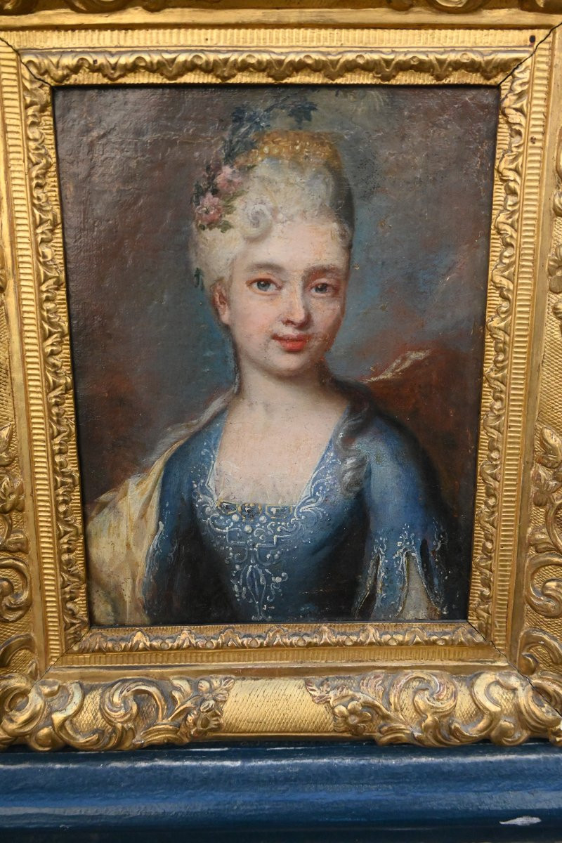 Small Portrait Of The 18th Follower Of Largillière-photo-1
