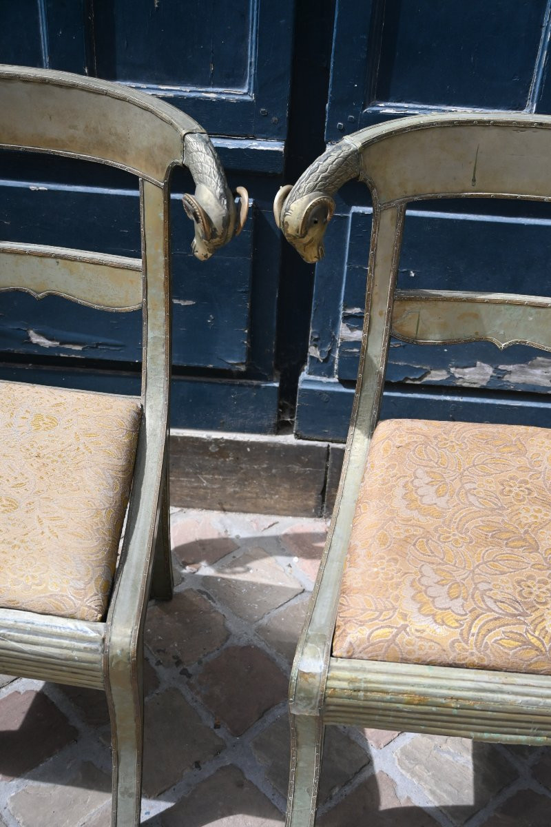 Paire de chaises à décor de têtes de beliers en métal plaqué, Inde, -photo-3