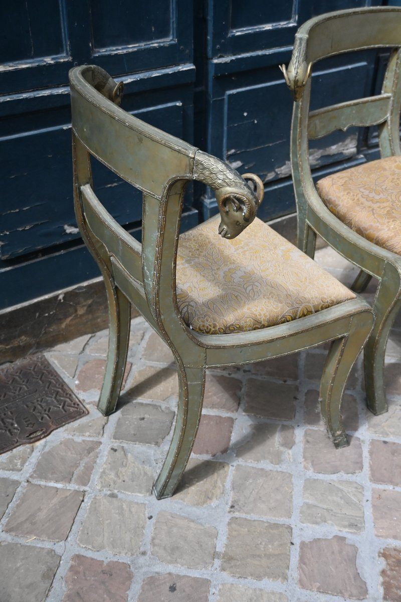 Paire de chaises à décor de têtes de beliers en métal plaqué, Inde, -photo-4
