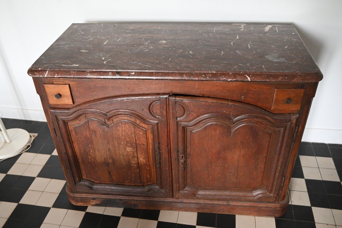 Buffet de chasse en chêne , travail du XVIII