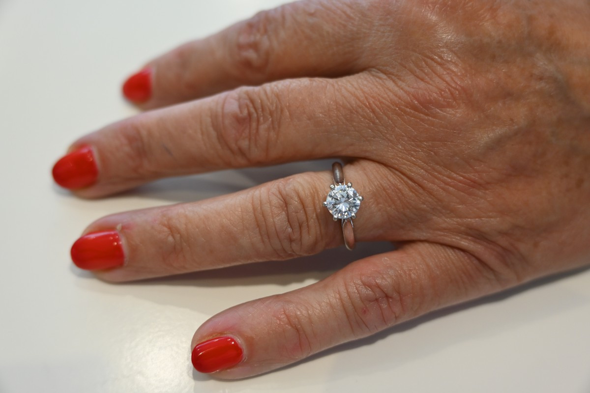 Beautiful 2 Ct Diamond, Modern Cut